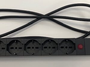 Barra PDU PLUS 19" 6 prese + MT + S - immagine 1